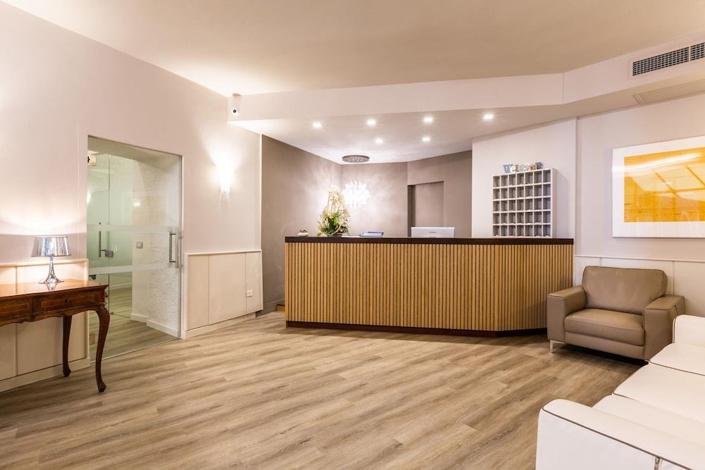 Pace 1954 Hotel Arco